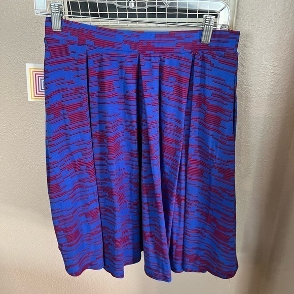 𝅺LULAROE Maddison skirt - Picture 4 of 5